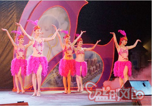  風情舞、草裙舞